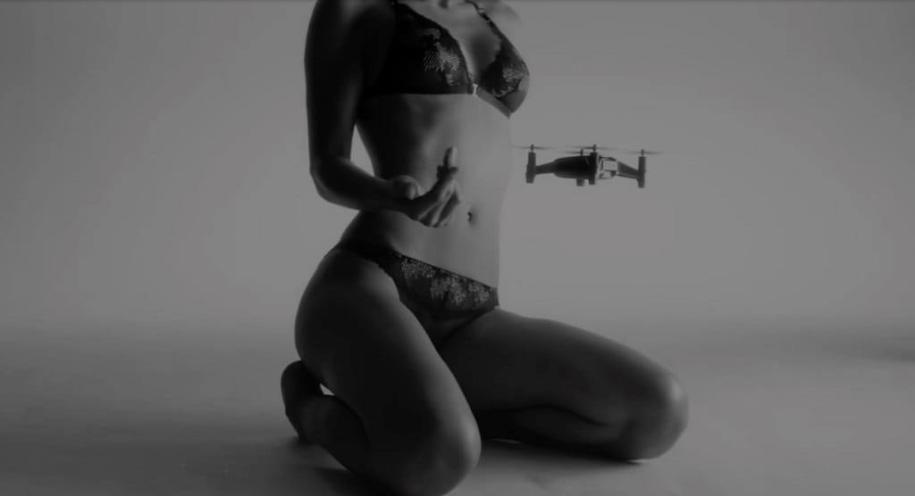 Aubade, 1er film intéraction de lingerie shoooté par un drone