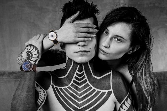 Pour Noël, Bomberg célèbre les âmes sœurs !