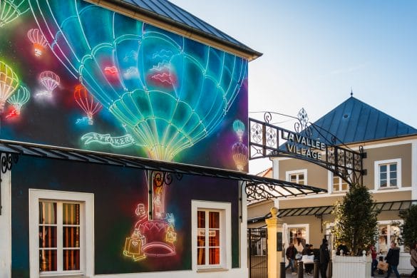 La Vallée Village x Straker