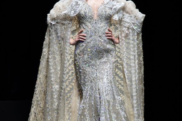 Une robe de mariée étincelantes