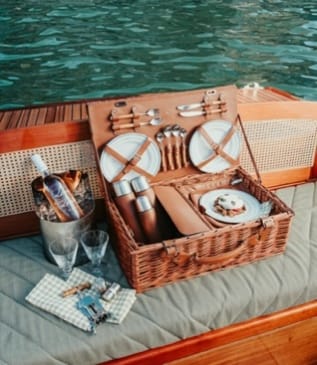 L’hôtel iconique 5* Il Sereno propose un déjeuner sur le lac de Côme