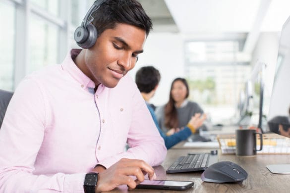 Avec le casque Zone Wireless de Logitech, prêt pour le télétravail