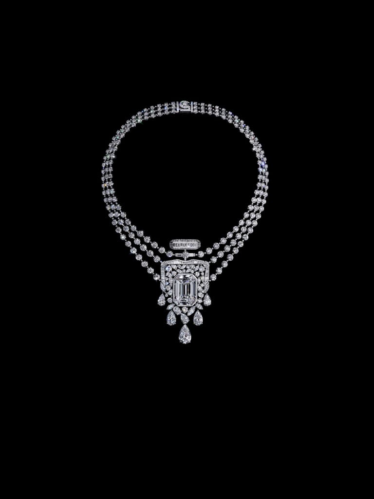 Ode magistrale au parfum N°5, le collier Chanel 55.55