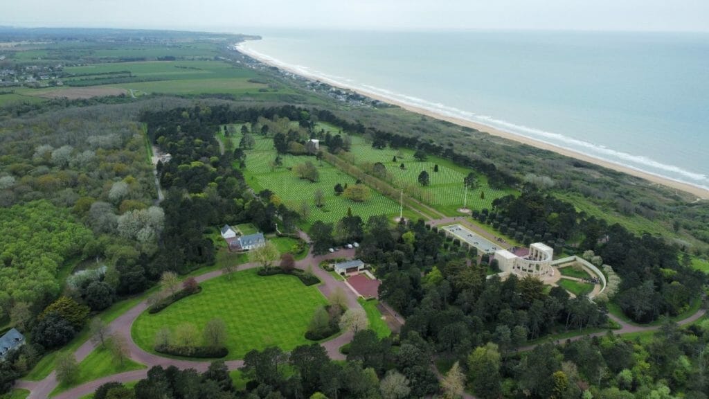 Le cimetière américain vu du ciel. 