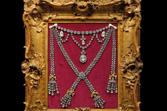 Artcurial met aux enchères une réplique historique du collier de la Reine